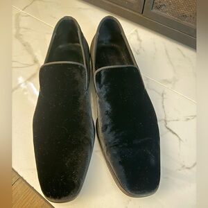 Saks Fifth Avenue Black Velvet Slip-Ons